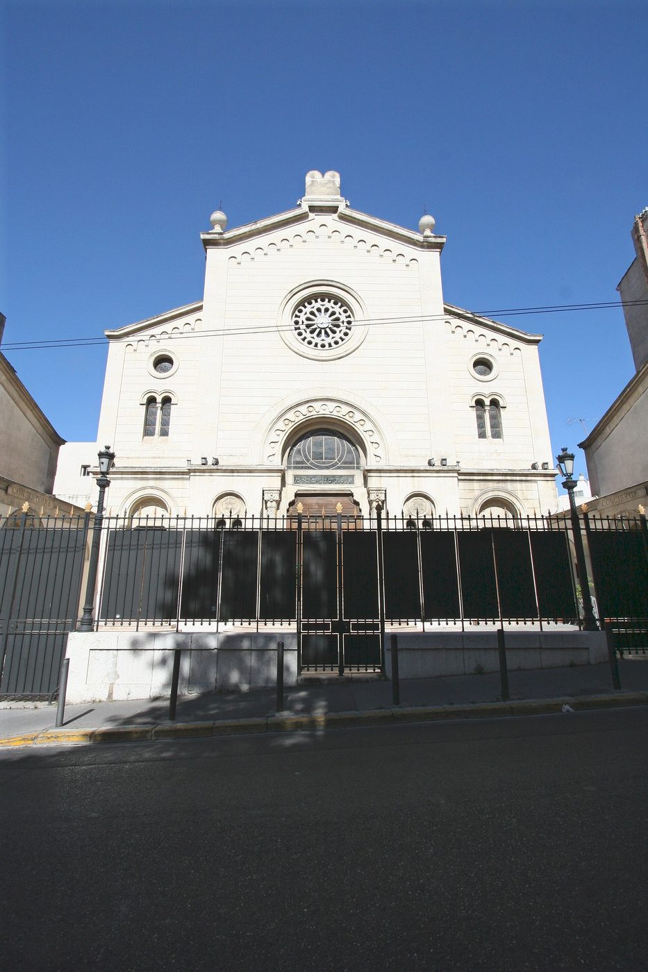 The Great Synagogue of Marseille today.
