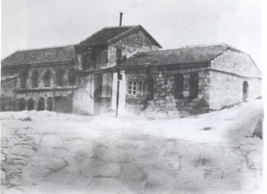 The Karlin-Stolin synagogue in the Old City of Jerusalem, a historic black and white photograph.